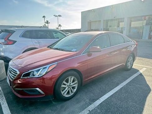 Used 2016 Hyundai Sonata SE FWD image 1