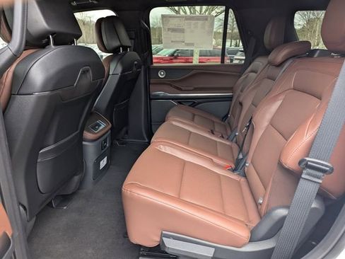 New 2026 Lincoln Navigator Reserve AWD/4WD image 14