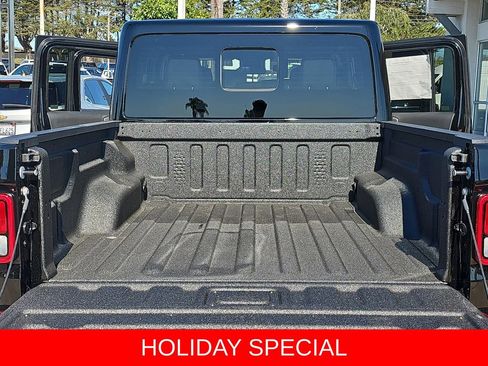 New 2025 Jeep Gladiator Willys image 12