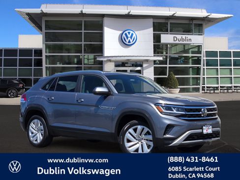 Used 2023 Volkswagen Atlas Cross Sport SE w/ Panoramic Sunroof Package FWD image 1