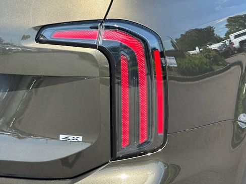 Certified 2024 Kia Telluride SX AWD/4WD image 26