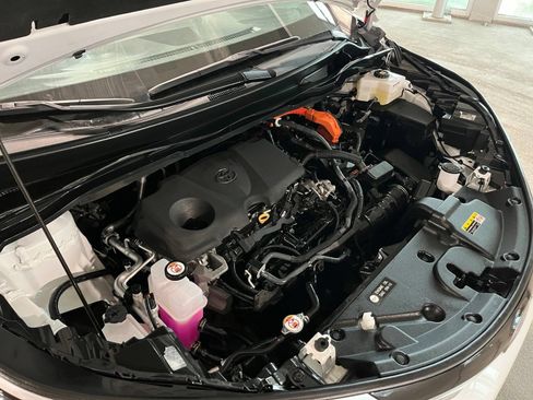 Used 2023 Toyota Sienna XSE AWD/4WD image 15