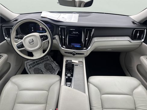 Used 2023 Volvo S60 B5 Plus image 13