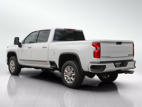Used 2024 Chevrolet Silverado 3500 High Country w/ High Country Premium Package AWD/4WD image 3