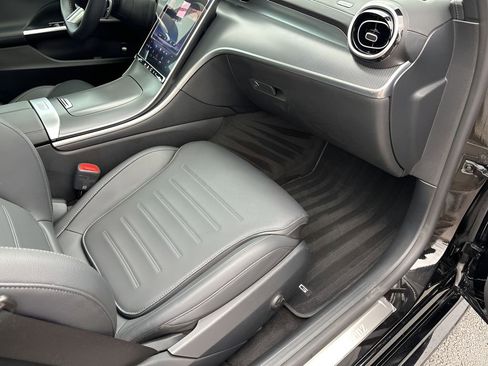 Used 2024 Mercedes-Benz C 300 Sedan image 15