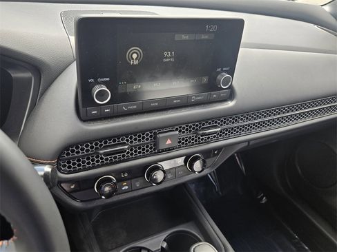 Used 2025 Honda HR-V Sport image 21