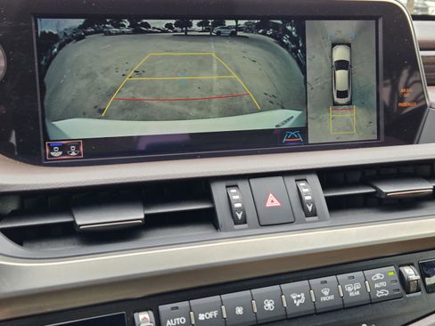 Used 2019 Lexus ES 300h w/ Accessory Package 2 FWD image 15