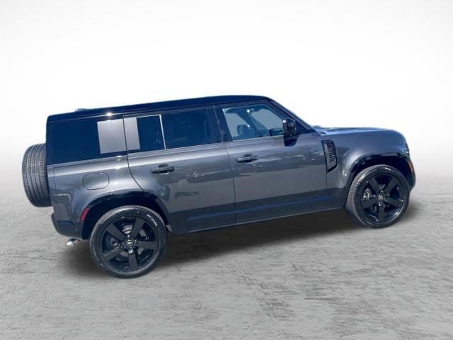 Certified 2025 Land Rover Defender 110 V8 AWD/4WD image 7