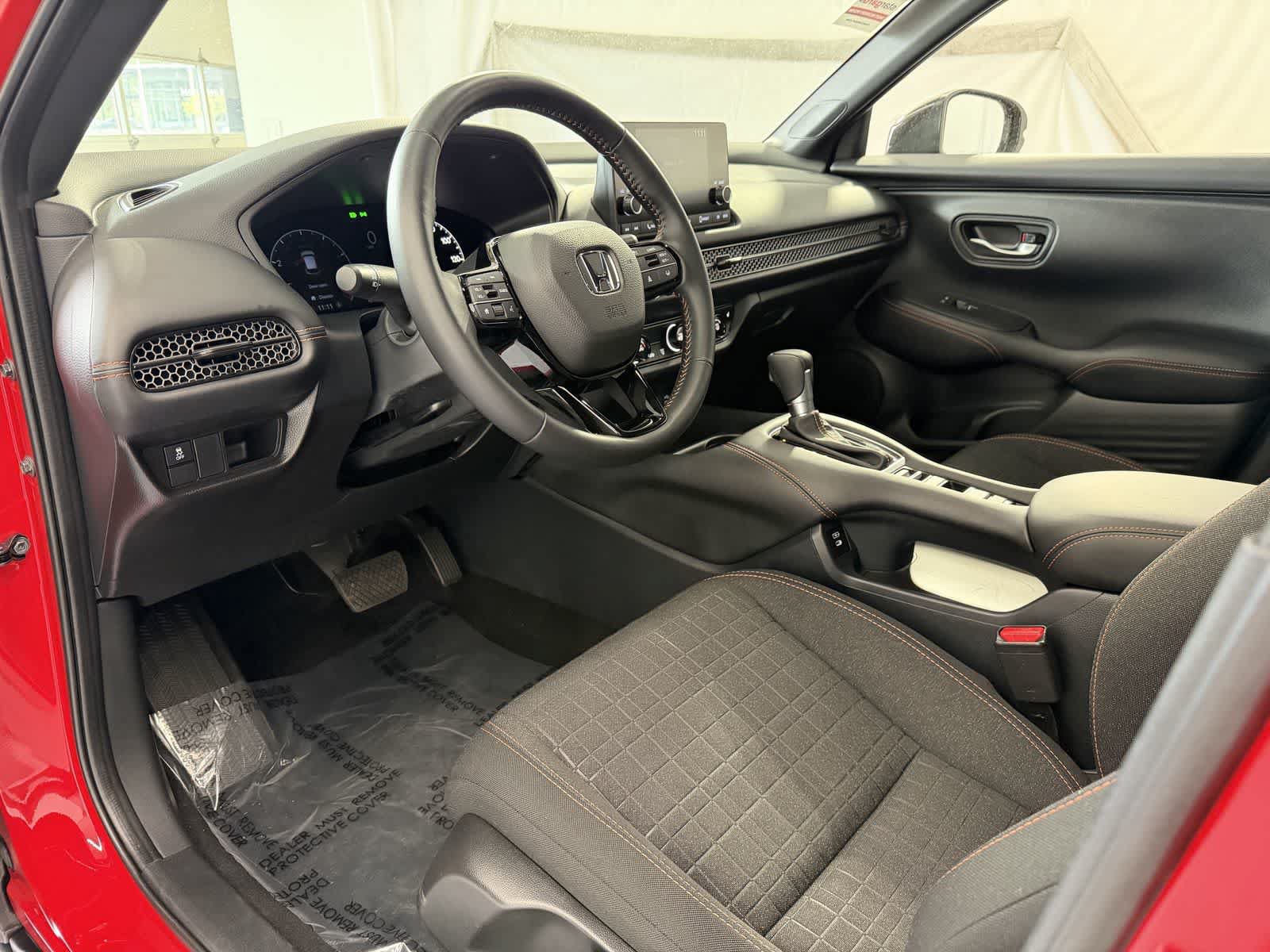 Used 2025 Honda HR-V Sport image 9