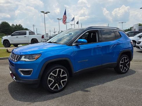 Used 2018 Jeep Compass Limited w/ Navigation Group AWD/4WD image 3