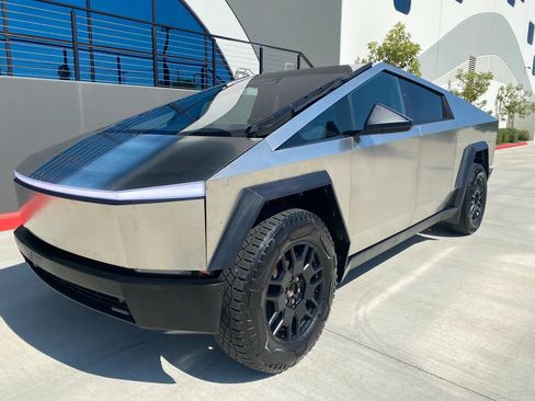 Used 2024 Tesla Cybertruck AWD Crew Cab image 1