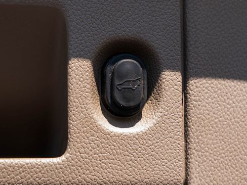 Used 2020 Chevrolet Tahoe Premier AWD/4WD image 48