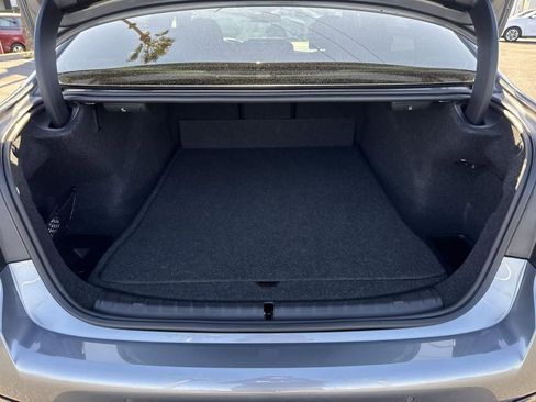 Used 2022 BMW M550i xDrive w/ Dynamic Handling Package image 35