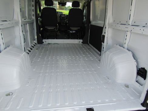 New 2025 RAM ProMaster 2500 w/ Convenience Group FWD image 13
