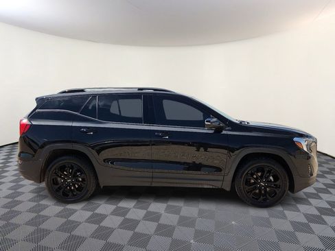 Used 2021 GMC Terrain SLT w/ Elevation Edition image 5