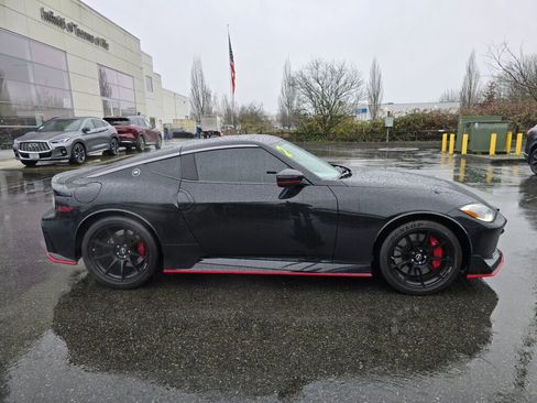 Used 2024 Nissan Z NISMO w/ Floor Mat Package image 8