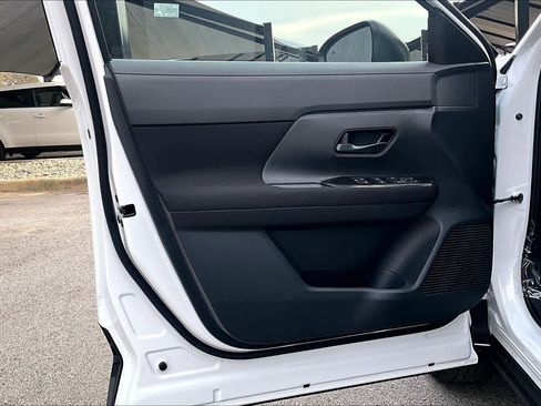 New 2026 Nissan Kicks S image 13