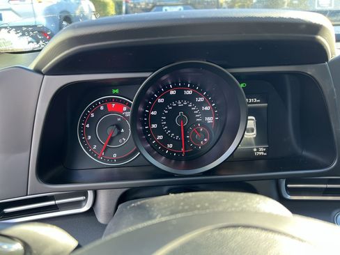 Used 2023 Hyundai Elantra SEL image 21