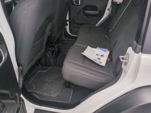 Used 2019 Jeep Wrangler Unlimited Sport S image 25