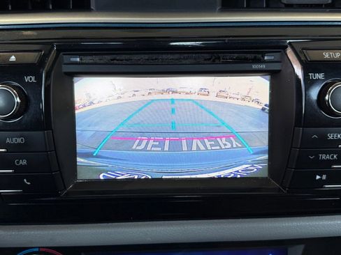 Used 2015 Toyota Corolla LE image 30