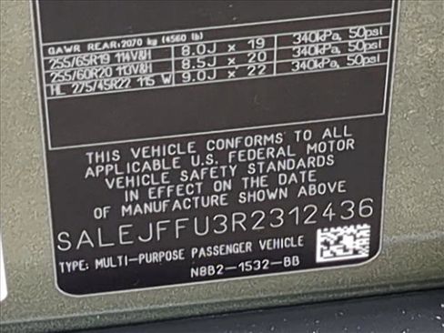 Used 2024 Land Rover Defender 130 S image 27