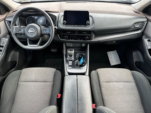 Used 2023 Nissan Rogue SV image 12