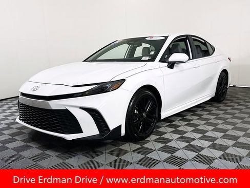 Certified 2026 Toyota Camry SE image 3