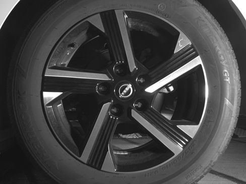 Used 2025 Nissan Sentra SV FWD image 14