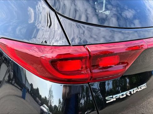 Used 2020 Kia Sportage LX FWD image 29
