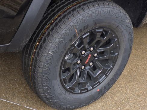 New 2026 GMC Canyon Elevation w/ Convenience Package image 5