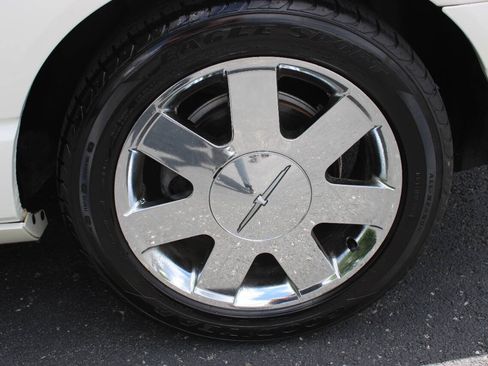 Used 2002 Ford Thunderbird Deluxe RWD image 9