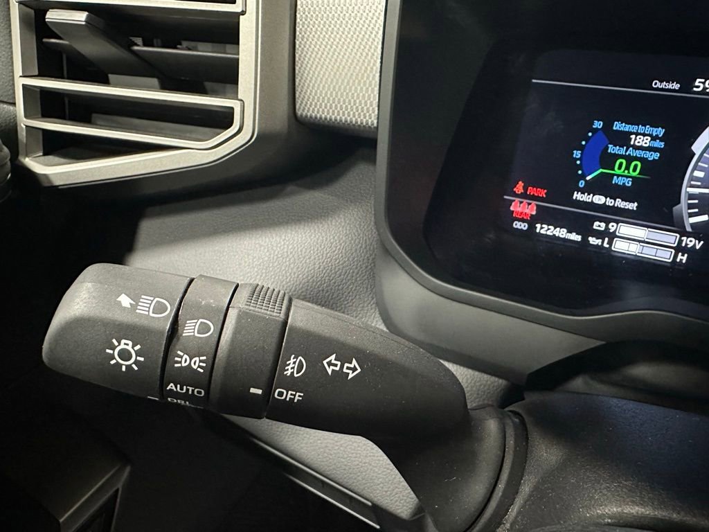 Used 2025 Toyota Tundra Limited AWD/4WD image 21