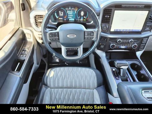 Used 2022 Ford F150 Limited image 14