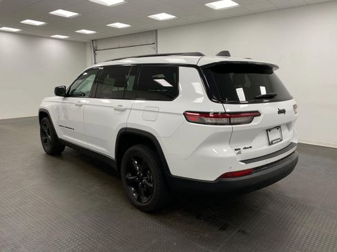 Used 2021 Jeep Grand Cherokee L Laredo AWD/4WD image 8