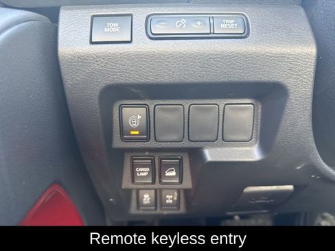 Used 2023 Nissan Frontier PRO-4X image 9