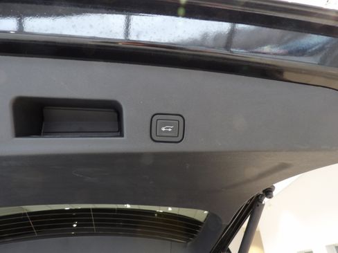 Used 2024 Chevrolet Traverse Z71 w/ LPO, Floor Liner Package image 20