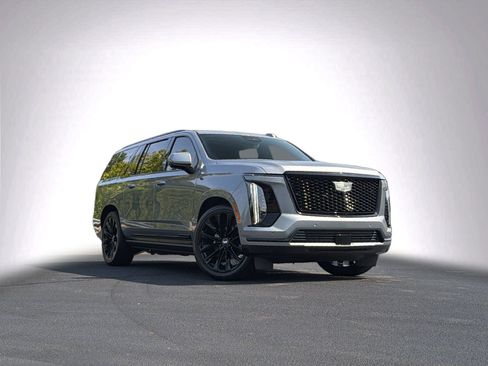 Used 2025 Cadillac Escalade ESV Sport Platinum w/ LPO, ONYX Package AWD/4WD image 2
