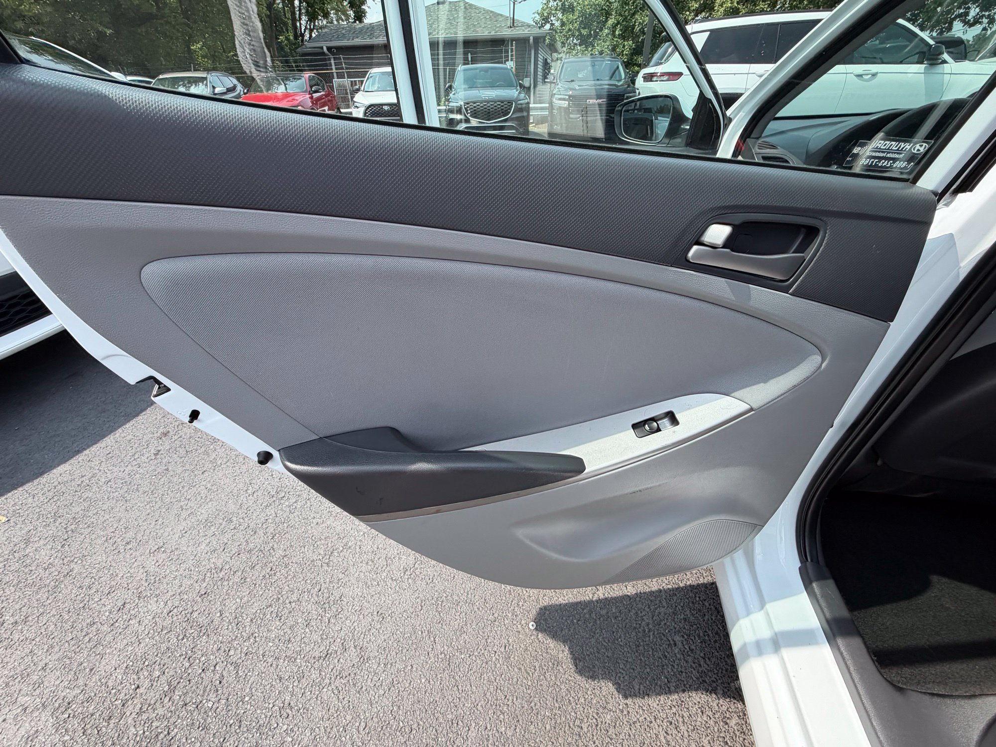 Used 2017 Hyundai Accent SE FWD image 14
