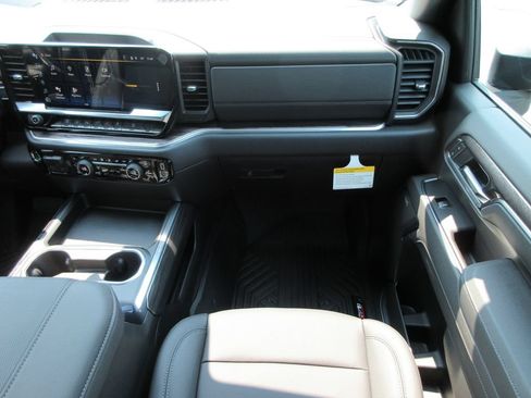 New 2026 Chevrolet Silverado 3500 LTZ w/ LTZ Plus Package AWD/4WD image 22