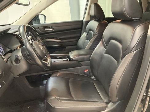 Used 2022 Nissan Pathfinder SL w/ SL Black Package image 10