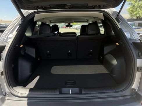 Used 2020 Jeep Cherokee Latitude Plus AWD/4WD image 17
