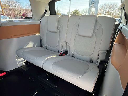 New 2025 Volkswagen ID. Buzz 1st Edition image 23