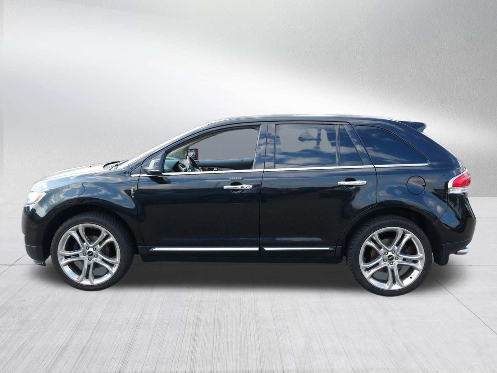 Used 2013 Lincoln MKX AWD image 4