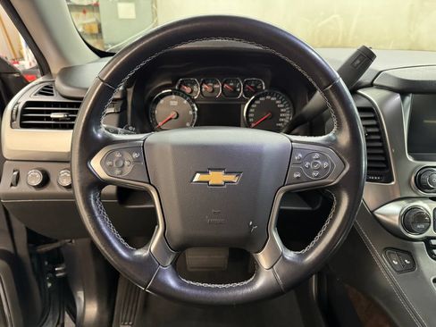 Used 2019 Chevrolet Suburban LT AWD/4WD image 19