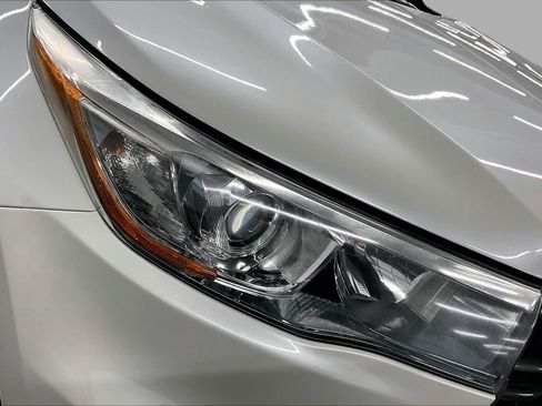 Used 2015 Toyota Highlander XLE AWD/4WD image 27