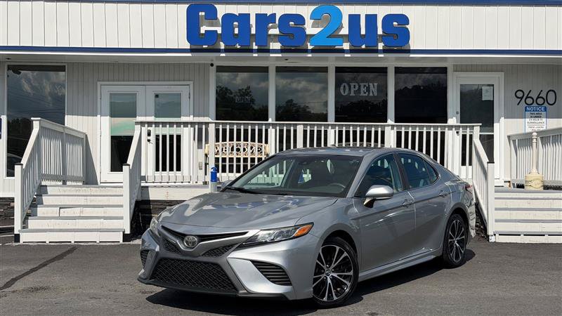 Used 2020 Toyota Camry SE w/ Convenience Package FWD image 2
