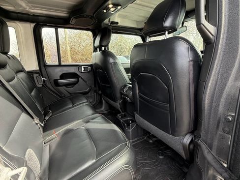 Used 2022 Jeep Wrangler Unlimited Sport image 31