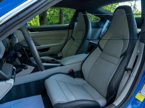 Certified 2025 Porsche 911 Carrera RWD image 5