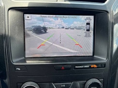 Used 2019 Ford Explorer XLT w/ Equipment Group 202A AWD/4WD image 11