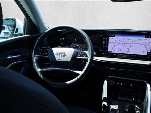 Certified 2025 Audi Q5 Premium w/ Convenience Package AWD/4WD image 24